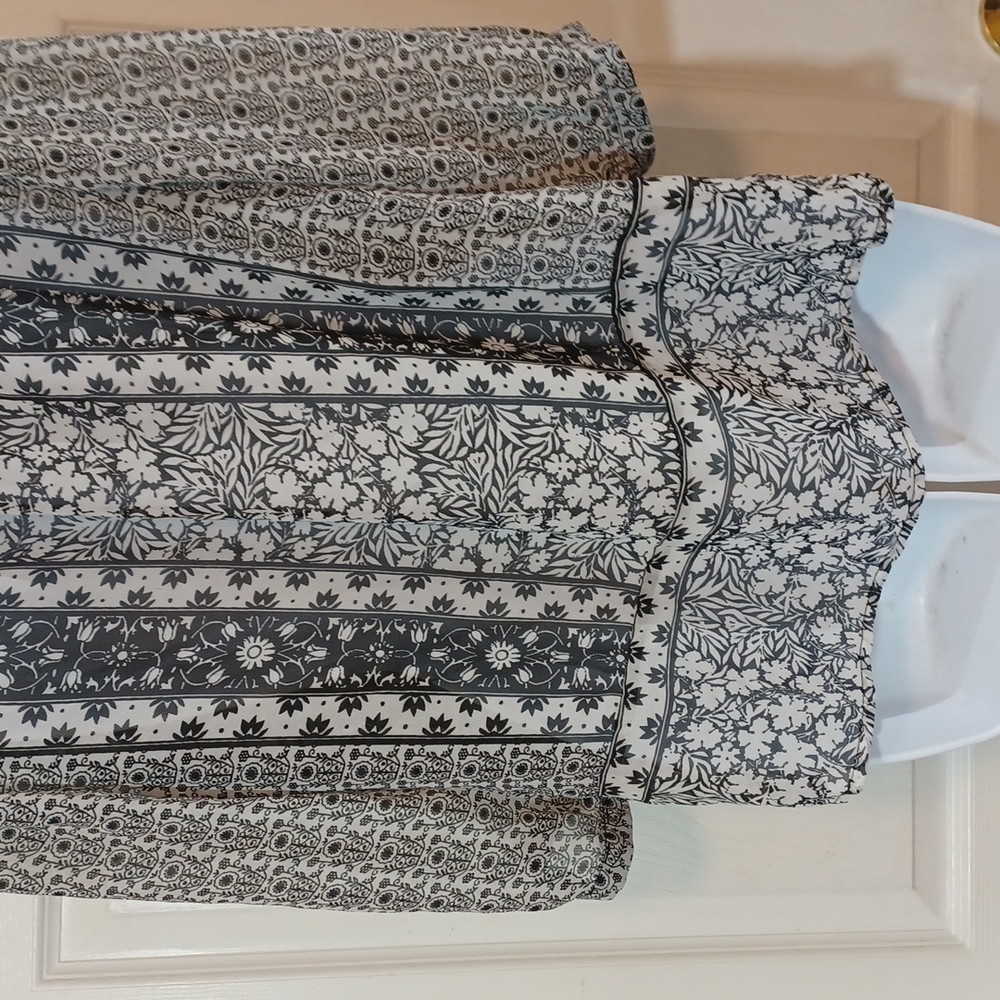 Old Navy top. - Picture 9 of 11